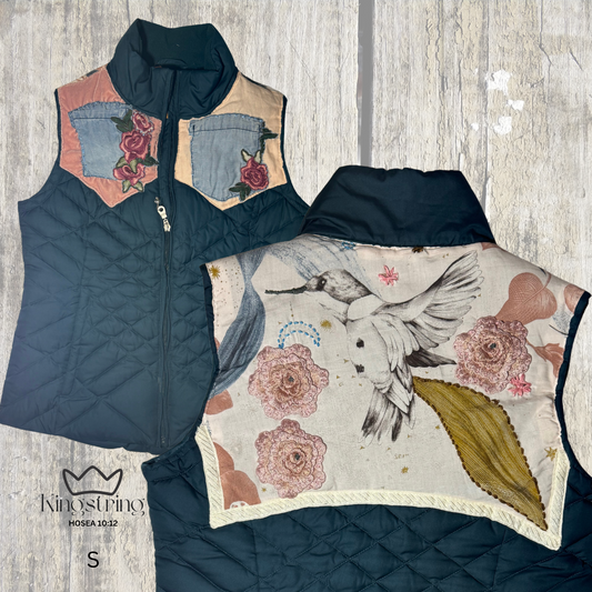 #449 Navy Embroidered Hummingbird